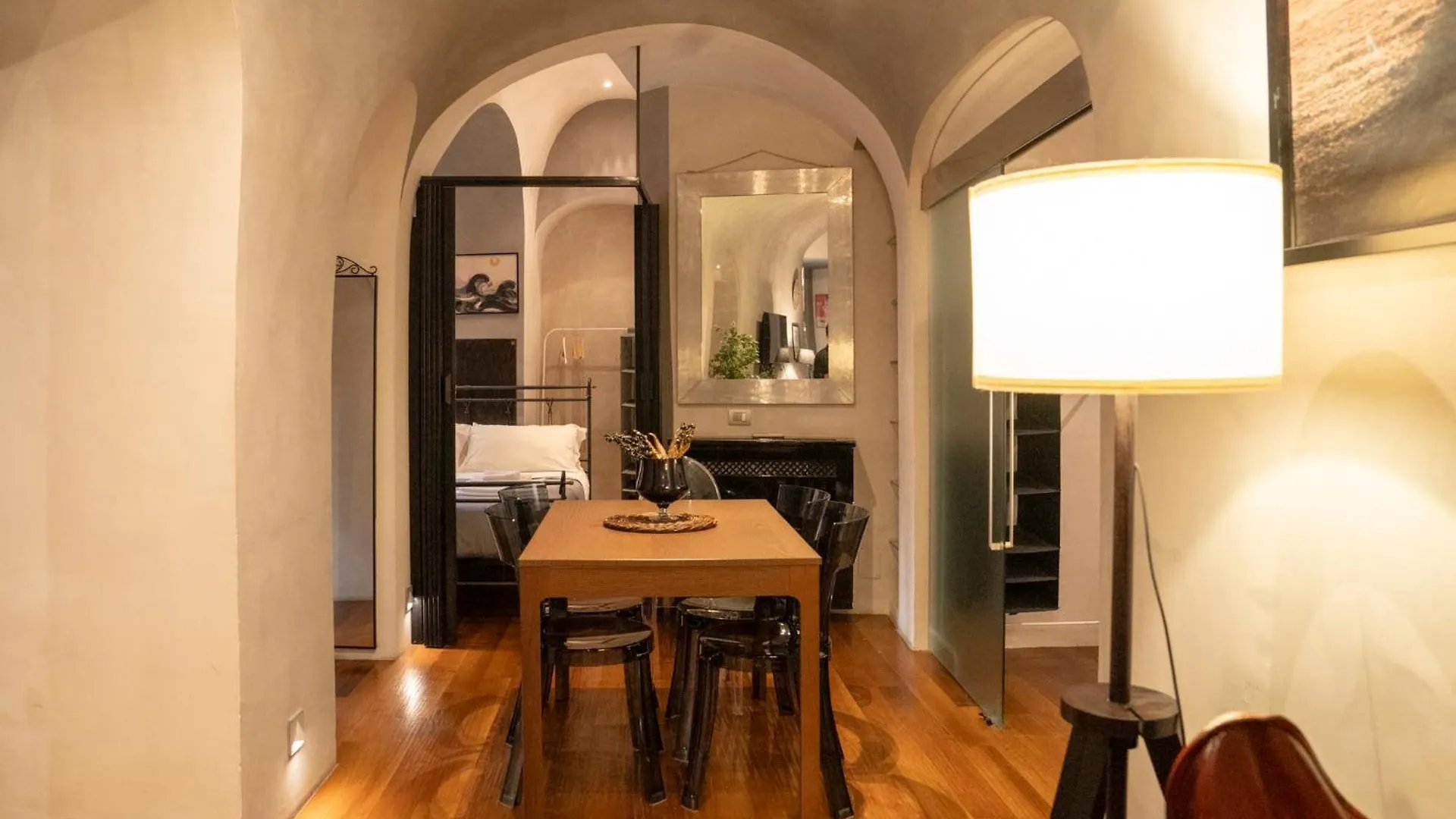 Domus Ciancaleoni - Colosseum - Rione Monti Apartment Rome